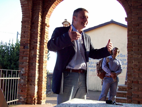 Momento di riflessione sul tema del paesaggio agrario visto lungo la camminata, introdotto dal Dott. Giorgio Musso, Vice Sindaco di Castelnuovo Don Bosco.