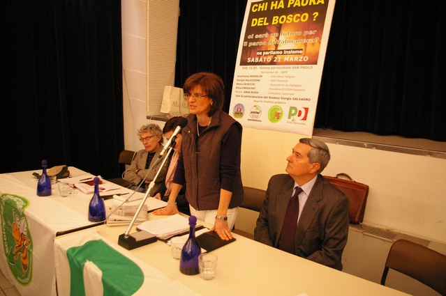Quesiti posti dal Moderatore Anna Bosia al Sindaco di Asti, Giorgio Galvagno, circa la rinuncia a parte del Comune di Asti alla costituzione del Parco di Valmanera. Foto di Valentina Cerigo.