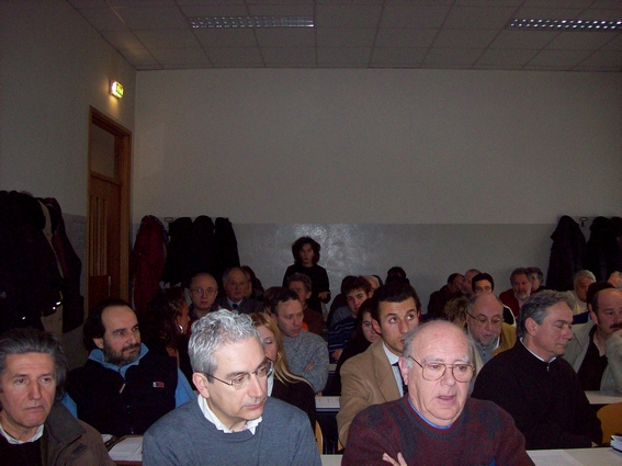 Contributo alla discussione sul tema degli ambiti fluviali e dell'inceneritore da parte di Catterina Simonelli.