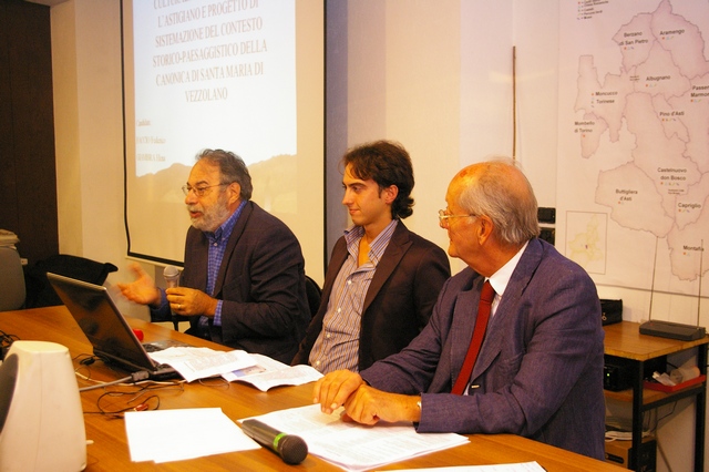 Relazione del Prof. Paolo Castelnovi - Facoltà di Architettura del Politecnico di Torino sulla Tesi di laurea di Federico Faccio e Elena Giambra, riguardante la "Valorizzazione del sito di Vezzolano con un approccio paesistico d area vasta"