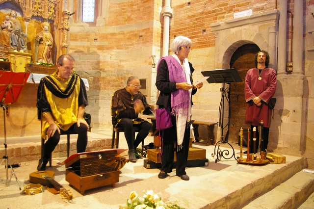  Presentazione del Concerto di musica medievale: Ensemble la Ghironda e I Cantores Laudantes da parte dell'Arch. Paola Salerno della Soprintendenza per i Beni architettonici e il Paesaggio per le Province di Torino, Asti, Cuneo, Biella e Vercelli.