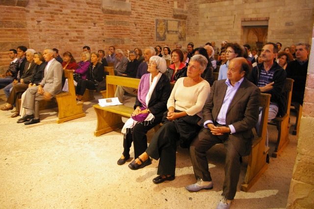  Pubblico presente al Concerto "Christus est Natus", tenutosi all interno della Canonica di Santa Maria di Vezzolano.