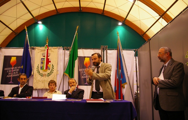 Tavolo dei relatorial Convegno "Il  Vigneto e la cultura del paesaggio agrario (Castelletto d Orba 18 aprile 2009)