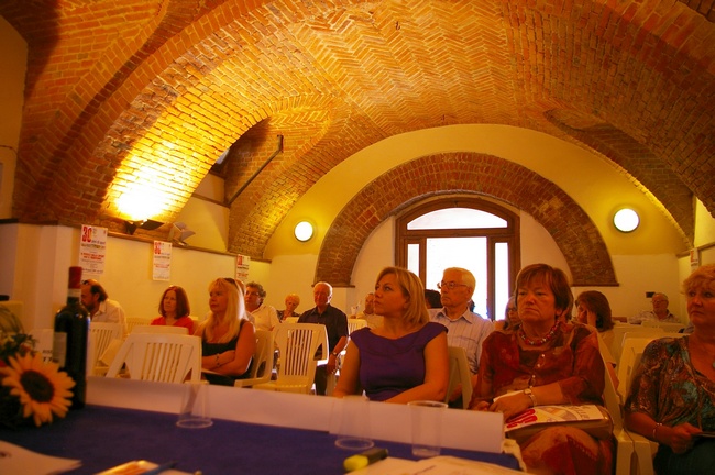 Pubblico presente in sala, tra cui le Consigliere regionali Angela Motta e Mariangela Cotto.
