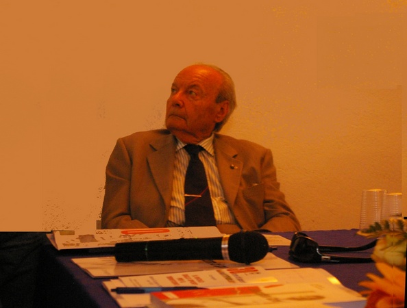 Relazione del Dott. Franco PICCINELLI (Giornalista narratore di memorie e di epica contadina, insignito del merito della Repubblica, ex direttore della redazione giornalistica RAI di Torino, scrittore di numerosi testi di narrativa e presidente della Federazione Italiana Pallapugno).