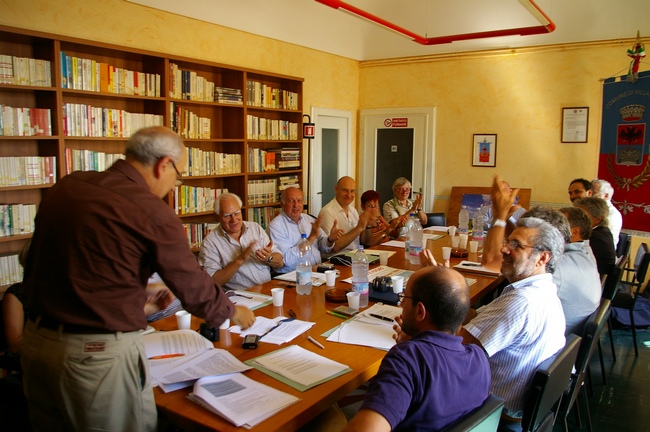   Applauso di felicitazione per l'avvenuta costituzione della Rete degli Osservatori regionali del Paesaggio a seguito della firma del Protocollo d'Intesa.