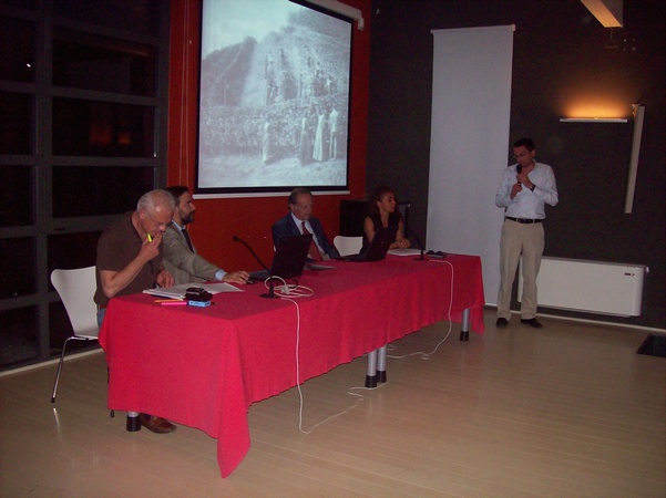 Saluto di apertura dei lavori del momento di studio sulla Candidatura dei paesaggi viticoli astigiani come Patrimonio dell'Umanità da parte dell'UNESCO da parte del Sindaco di Moasca, Andrea Ghignone (Foto di Maria Antonia Pistone).