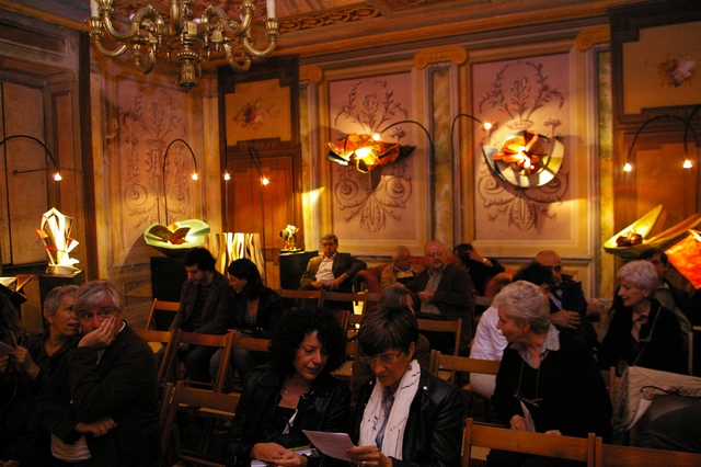 Veduta del pubblico presente all'incontro letterario nel salone d'onore del Castello di Soglio (Foto Paola Grassi).
