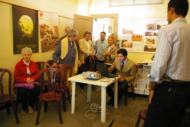 Presentazione della relazione sull'importanza del riutilizzo delle linee ferroviarie storiche per lo sviluppo del territorio astigiano da parte dell'Arch. Giovanni Currado (Foto di Paola Grassi).