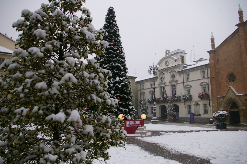 Veduta di Piazza San Secondo ad Asti sotto una bianca coltre di neve (19 dicembre 2009)