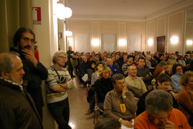 Veduta del folto pubblico presente in sala.