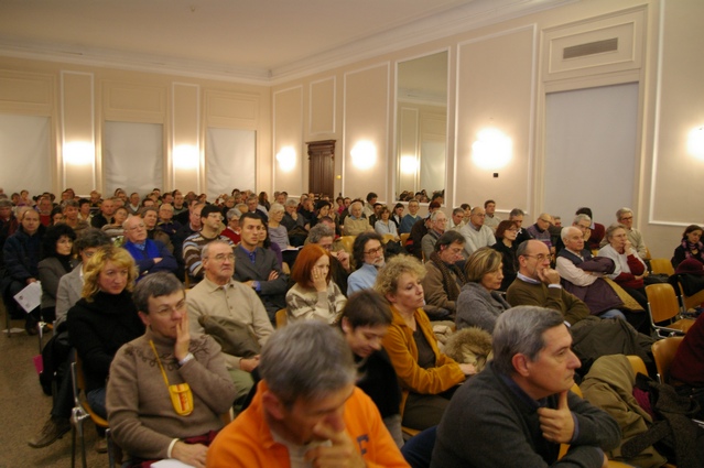 Veduta del folto pubblico presente in sala.