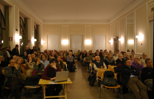 Veduta del folto pubblico presente in sala.