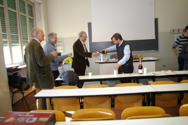 Momento conviviale al termine della Settima Assemblea generale dell` Osservatorio del Paesaggio per il monferrato e l` Astigiano. Nella foto: Renato Bordone, Francesco Garetto e Franco Correggia (Foto Paola Grassi).