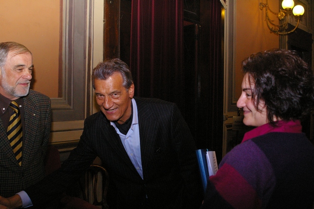 Saluto del Sindaco di Asti On.le Giogio Galvagno ai presenti. Nella foto: Carlo Sabbione (Presidente della Circoscrizione di San Marzanotto) e Monica Gentile (Comitato Spontaneo Belangero).