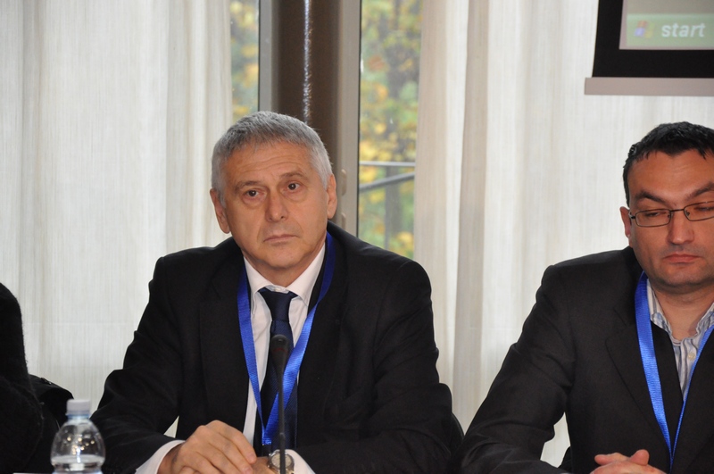 Relazione del Prof. Renato Grimaldi, Preside della Facoltà di Scienze della Formazione dell Università di Torino su "La struttura sociale ed economica di una comunità della collina viticola. Le schede di un censimento comunale dell anno 1848".