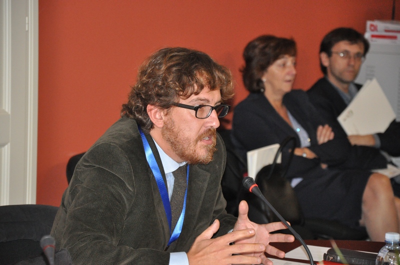 Relazione del  Dott. Andrea Calzolari, Retriever snc Torino su "Gli archivi delle Case Storiche dell enologia: un patrimonio documentario da salvare".