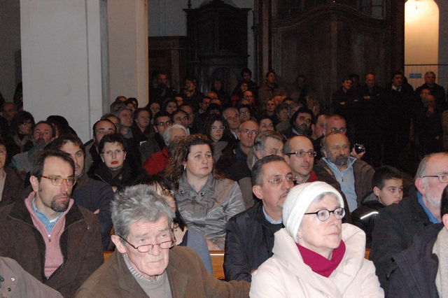 Veduta del folto pubblico presente in sala in occasione dell'incontro informativo [Foto di Rocco Bartolo].