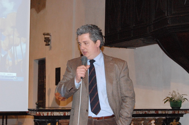 Relazione del Prof. Michele Fino [Foto di Rocco Bartolo].