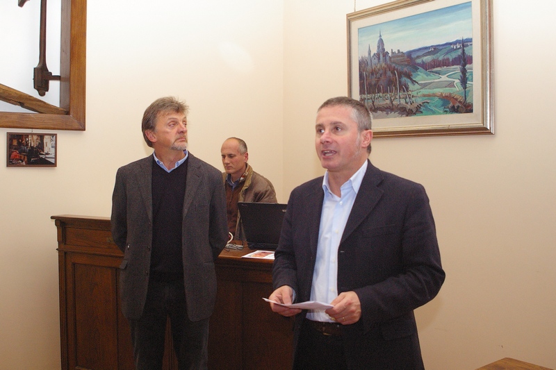 Saluti di Giorgio Musso (Sindaco del comune di Castelnuovo don Bosco) e di Eugenio Savio (Presidente Cantina "Terra dei Santi") [Foto di Isotta Meliga].