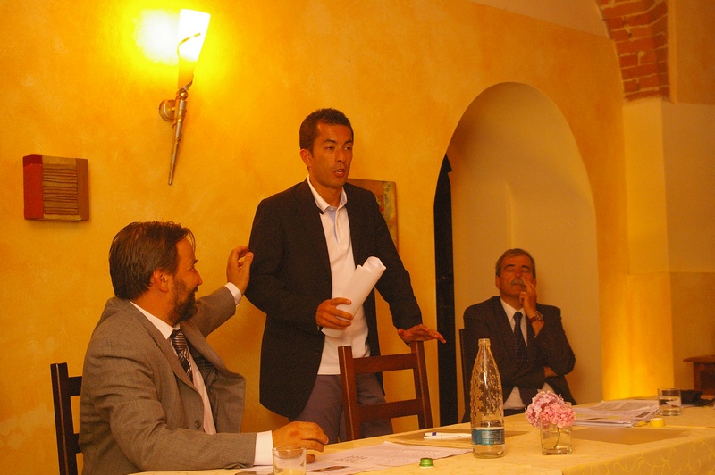 Contributo di riflessione del Sindaco di Canelli, Dott. Marco Gabusi, in riferimento all'adozione formale, effettuata presso le autorità competenti, della Richiesta di Dichiarazione di Notevole interesse pubblico dei paesaggi di pregio di Canelli (Foto di Alessandro Risso).