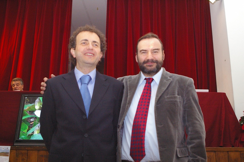 Foto ricordo del Dott. Giuseppe Zicari e del Prof. Marco Devecchi, relatori al Convegno su "Agricoltura, biodiversitá, paesaggio e turismo: strategie per la valorizzazione del territorio e del prodotto tipico. La candidatura UNESCO" [Foto Francesco Devecchi].