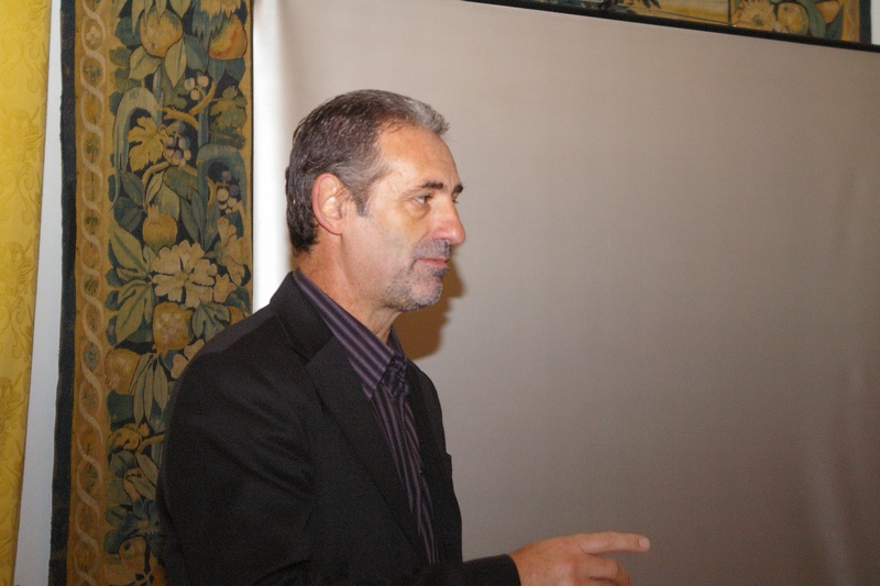 Saluto ad apertura dei lavori del Convegno su su "Eccellenze enologiche e qualità dei paesaggi agrari. Il paesaggio crea il valore del vino?" da parte dell Assessore Gian Franco Comaschi (Assessore Bilancio e Patrimonio della Provincia di Alessandria).