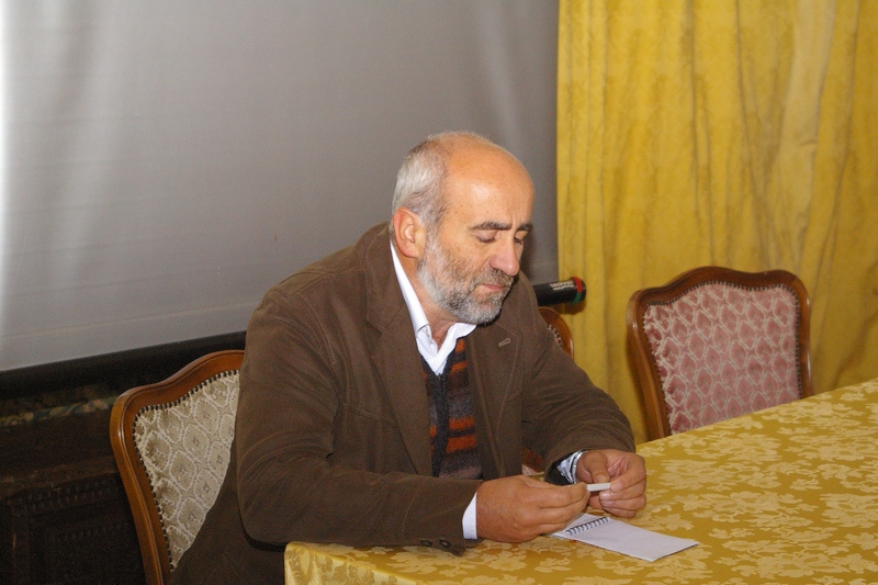 Nella foto il Dott. Maurizio Gily (Agronomo e Direttore del periodico Millevigne) con una relazione su "L evoluzione del paesaggio in una viticoltura sostenibile".