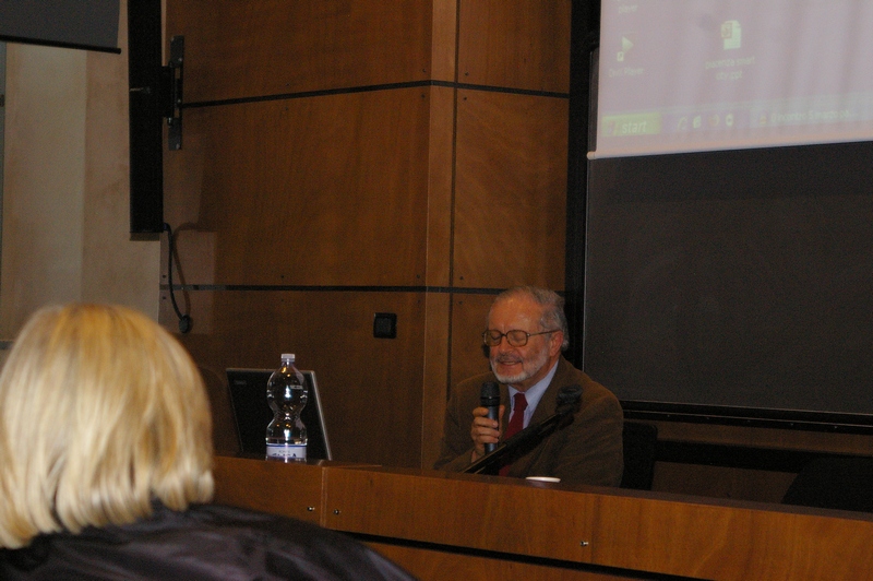 Contributo di approfondimento del Prof. Domenico Ferrari del FAI - Fondo Ambiente Italiano. Nella foto (dx) il Moderatore del Convegno, il Prof. Carlo Marini dell Ecoistituto di Piacenza.