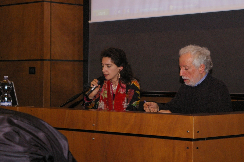 Contributo di approfondimento dell Arch. Paola Branduini (RURALIA). Nella foto (dx) il Moderatore del Convegno, il Prof. Carlo Marini dell Ecoistituto di Piacenza.