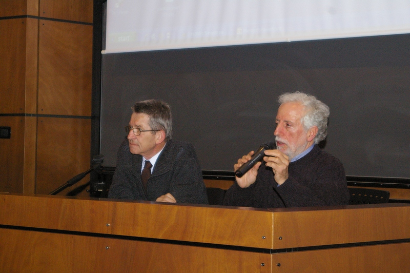 Contributo di approfondimento del Prof. Giuseppe. Gavioli del CIDIEP - Centro di informazione,documentazione, educazione ambientale e ricerca per l area padana. Nella foto (dx) il Moderatore del Convegno, il Prof. Carlo Marini dell Ecoistituto di Piacenza.