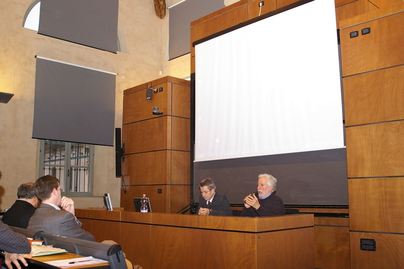 Contributo di approfondimento del Prof. Giuseppe. Gavioli del CIDIEP - Centro di informazione,documentazione, educazione ambientale e ricerca per l area padana. Nella foto (dx) il Moderatore del Convegno, il Prof. Carlo Marini dell Ecoistituto di Piacenza.