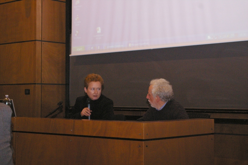 Conclusioni del Convegno da parte della Prof.ssa Luisa Bonesio dell Università di Pavia. Nella foto (dx) il Moderatore del Convegno, il Prof. Carlo Marini dell Ecoistituto di Piacenza