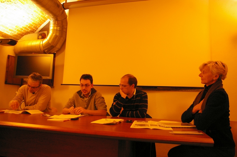 Relatori partecipanti all incontro su "La crisi è solo economica o anche sociale e culturale?". Da (sx) verso (dx): Giovanni Prezioso, segretario della CGIL, Alessandro Berruti (Moderatore), Beppe Amico, direttore della Caritas e l urbanista Augusta Mazzarolli (Foto di Marco Devecchi).