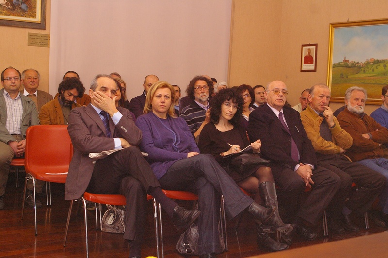Nella foto: la Consigliera regionale Angela Motta e l Assessore all Ambiente della Provincia di Asti Pier Franco Ferraris.