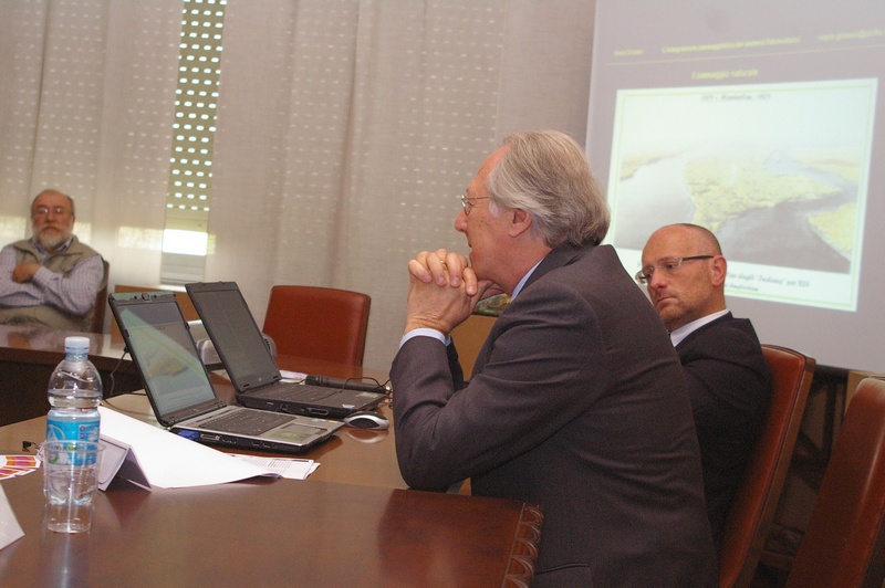Relazione del Prof. Mario Grosso (Docente di Tecnologia per l Architettura del Dipartimento di Scienze e Tecniche per i Processi di Insediamento della II Facoltà di Architettura del Politecnico di Torino) su "Aspetti tecnologici dell integrazione paesaggistica del fotovoltaico".