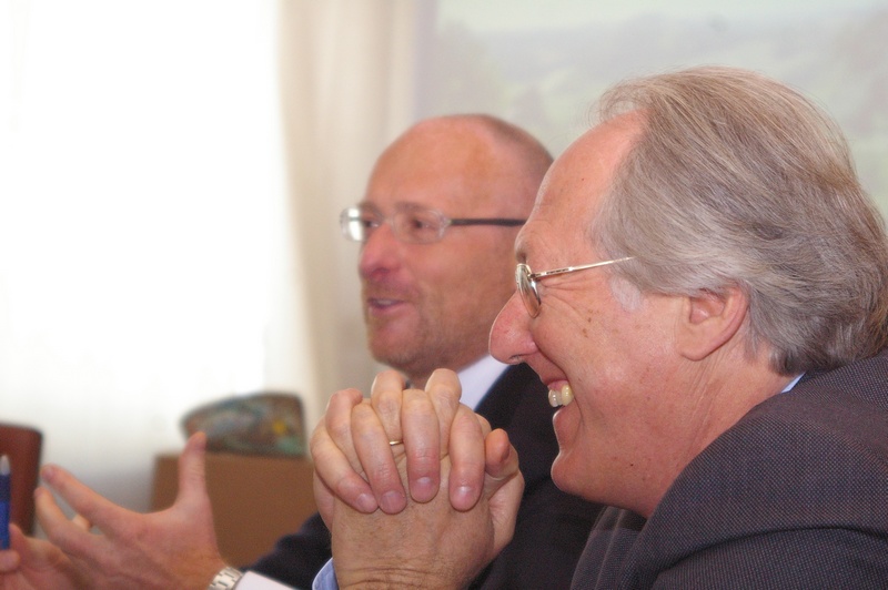 Relazione del Prof. Mario Grosso (Docente di Tecnologia per l Architettura del Dipartimento di Scienze e Tecniche per i Processi di Insediamento della II Facoltà di Architettura del Politecnico di Torino) su "Aspetti tecnologici dell integrazione paesaggistica del fotovoltaico".
