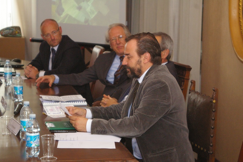 Lettura della Mozione conclusiva del Convegno da parte del Prof. Marco Devecchi, Presidente dell Osservatorio del Paesaggio per il Monferrato e l Astigiano.