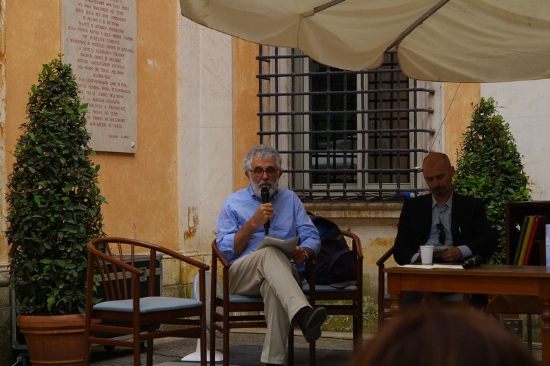 Tavola rotonda: "I paesaggi olivettiani e il nuovo modello di umanesimo di Adriano Olivetti". Nella foto: Riccardo Avanzi (Ecomuseo dell Anfiteatro Morenico di Ivrea) e Marco Olivetti (Fondazione Adriano Olivetti).