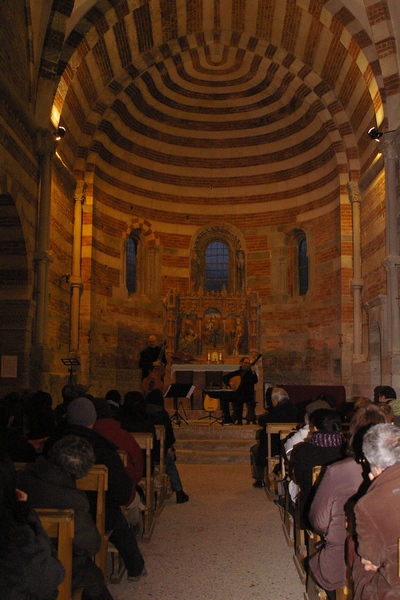 Concerto "Poi che volse la mia stella" presso la Canonica di Santa Maria di Vezzolano con brani eseguiti dai musicisti Massimo Sartori e Massimo Biancamano dell Associazione culturale Gli Invaghiti.