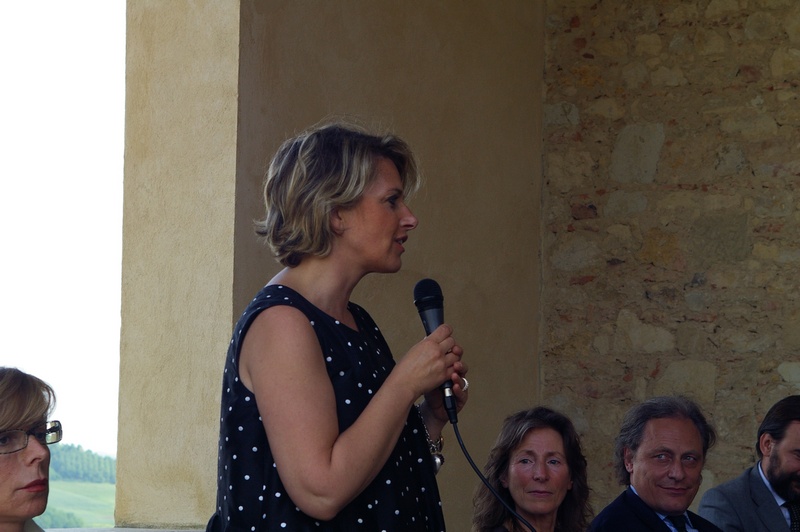 Riflessioni sui temi dell'importanza della qualità paesaggistica nella prospettiva della valorizzazione anche turistica dell'Astigiano, da parte del nuovo Assessore regionale al Bilancio, Dott.ssa Giovanna Quaglia [Foto di Carlo Bidone].