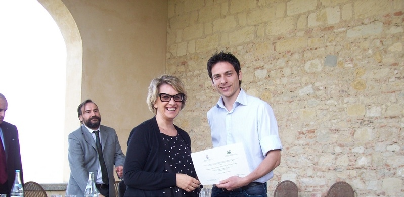 Segnalazione di merito consegnata dall'Assessore regionale Giovanna Quaglia al Progetto Cera una volta un capannone vuoto.. in Portacomaro redatto dallArch. Fabio Buttigliero [Foto di Ivana Bologna].