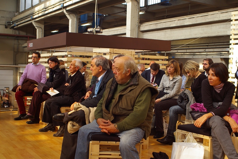 Pubblico presente alla presentazione del libro Gli Uomini e la Terra. Il patrimonio economico, ambientale e culturale del paesaggio agrario" a cura di Laurana Lajolo.