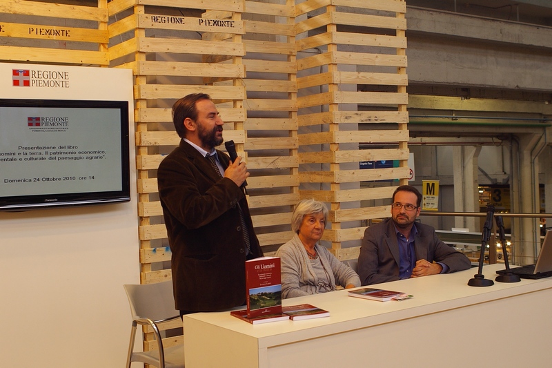 Relazione del Prof. Marco Devecchi, Presidente dell Osservatorio del Paesaggio per il Monferrato e l Astigiano, in riferimento al libro su "Gli Uomini e la Terra. Il patrimonio economico, ambientale e culturale del paesaggio agrario".