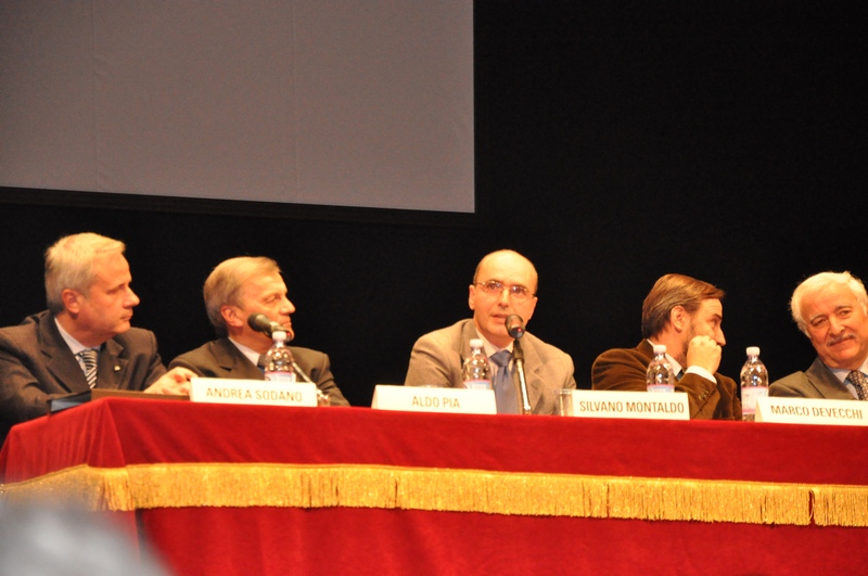 Relazione del Prof. Silvano Montaldo, Curatore scientifico del Volume "Il Risorgimento nell Astigiano nelle Langhe e nel Monferrato" presso il Teatro Alfieri ad Asti [Foto di Federica Larcher].