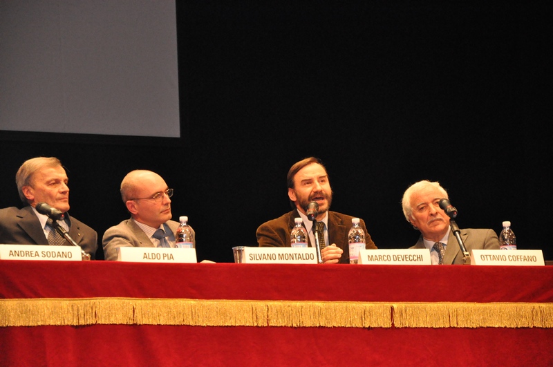 Relazione del Prof. Marco Devecchi, Presidente dell Osservatorio del Paesaggio per il Monferrato e l Astigiano e Coordinatore editoriale del Volume "Il Risorgimento nell Astigiano nelle Langhe e nel Monferrato" presso il Teatro Alfieri ad Asti [Foto di Federica Larcher].
