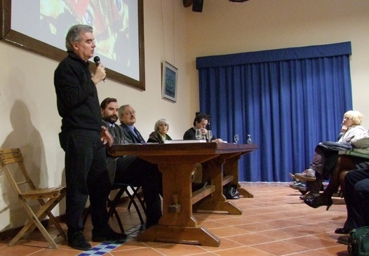 Riflessioni dell Autore Franco Correggia del Volume "Ambienti naturali, ecomosaici e paesaggi culturali di un frammento di campagna astigiana". Spunti e tracce per un ecoitinerario fra colline, vallate, boschi, prati, stagni, sorgenti, ruscelli, fossili, sentieri, vigneti, campi, cascine, chiese e castelli del territorio di Mondonio, Pino d Asti e Passerano.  (Foto di Paola Grassi).