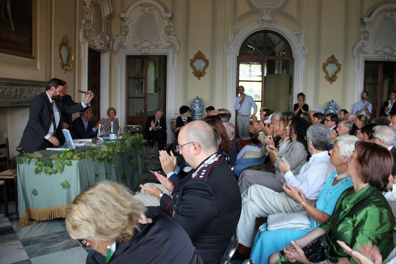Presentazione del Volume "Langhe, Monferrato, Roero. Paesaggi e parole di un Patrimonio dell Umanità" da parte del Prof. Marco Devecchi, Docente dell Università di Torino e Presidente dell Osservatorio del Paesaggio per il Monferrato e l Astigiano [Foto di Renato Grimaldi].