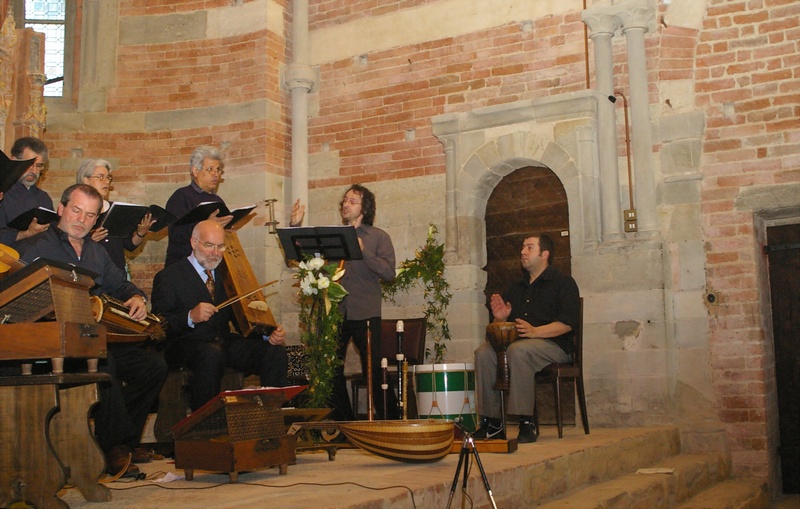 Musici del gruppo "La Ghironda" nell esecuzione di brani del concerto "Ecco la primavera o Ce fu en mai".