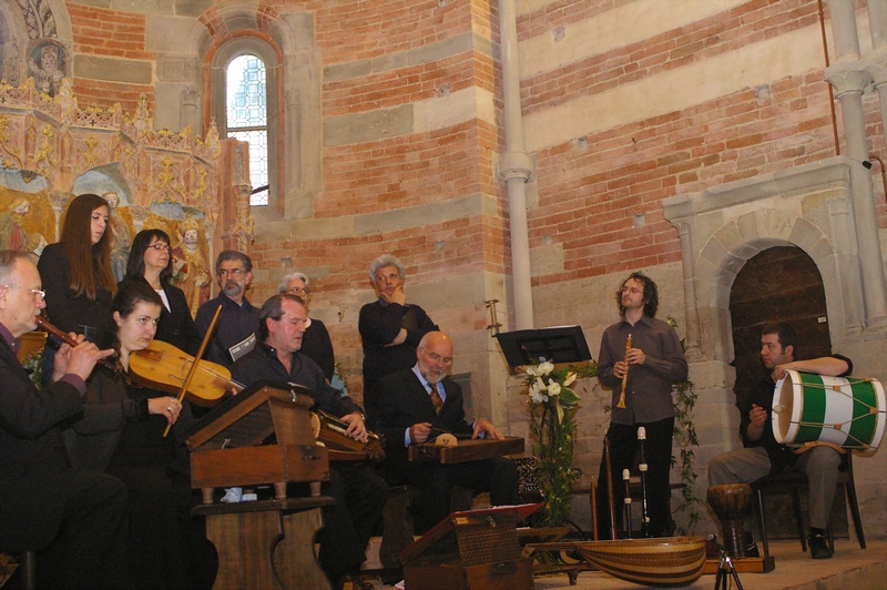 Musici del gruppo "La Ghironda" nell esecuzione di brani del concerto "Ecco la primavera o Ce fu en mai".